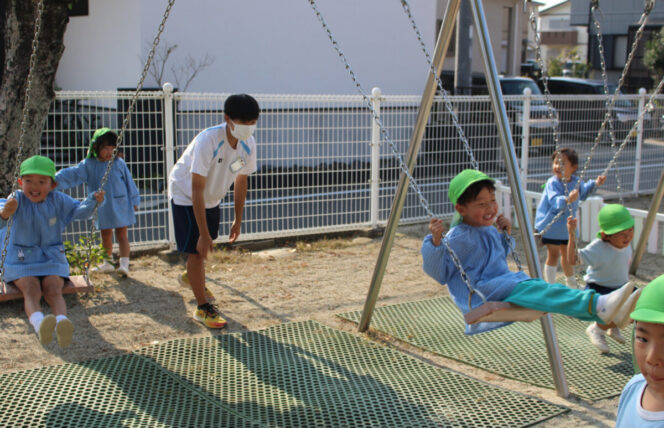 中学校のお兄さんお姉さんが遊びに来てくれました