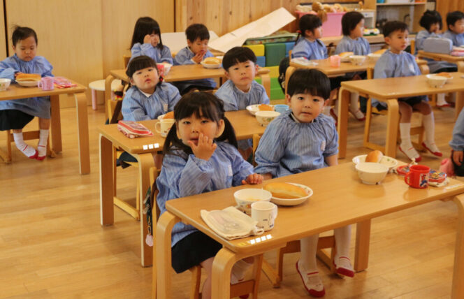 年少さんはじめての給食（第２すずかきしおか幼稚園）