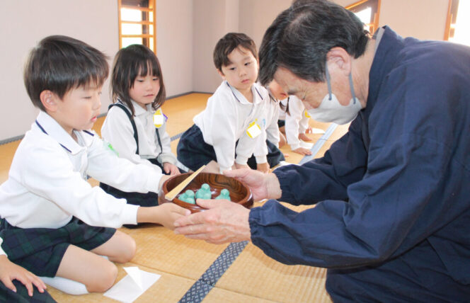 お茶の稽古（星・月）